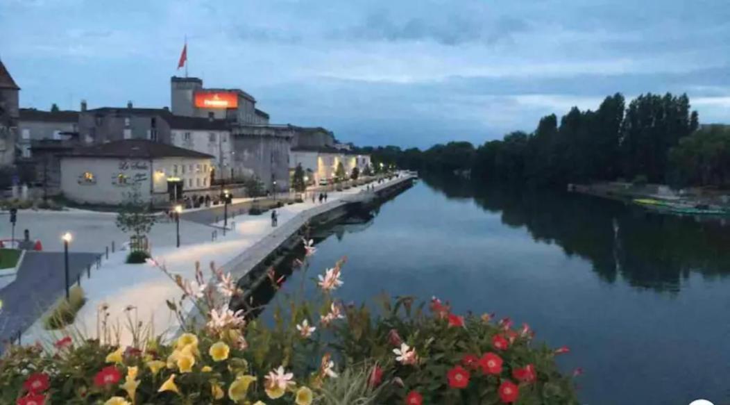 Le Charmant # Coeur De Cognac # Courette Exterior photo